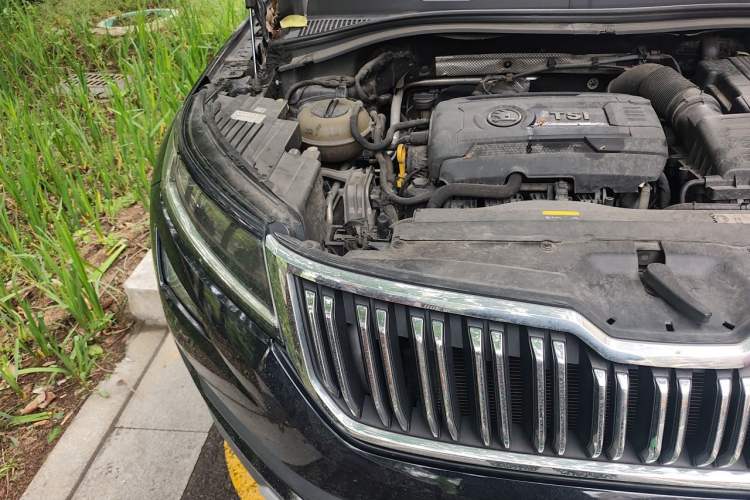 Used Skoda Kodiaq 2017 TSI330 7-Seater Two-Wheel-Drive Luxury Edition Engine Bay Right