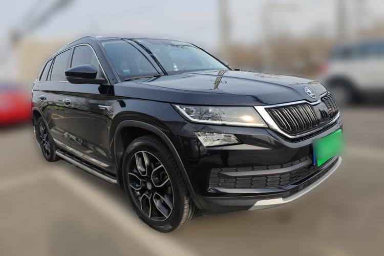 Used Skoda Kodiaq 2017 TSI380 7-Seater Four-Wheel-Drive Flagship Edition Front Right 45 Deg
