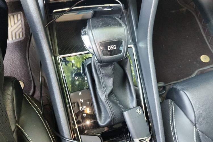 Used Skoda Kodiaq 2017 TSI380 7-Seater Four-Wheel-Drive Flagship Edition Gear Lever