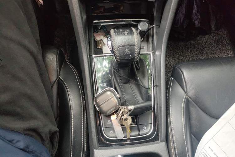 Used Skoda Kodiaq 2017 TSI330 7-Seater Two-Wheel-Drive Luxury Edition Gear Lever