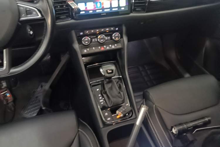 Used Skoda Kodiaq 2017 TSI330 7-Seater Two-Wheel-Drive Luxury Edition Gear Lever