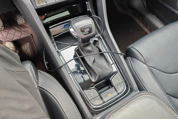 Used Skoda Kodiaq 2017 TSI380 7-Seater Four-Wheel-Drive Flagship Edition Gear Lever