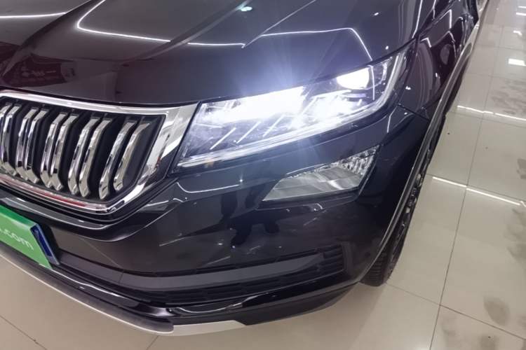 Used Skoda Kodiaq 2017 TSI330 7-Seater Two-Wheel-Drive Luxury Edition Left Front Headlight