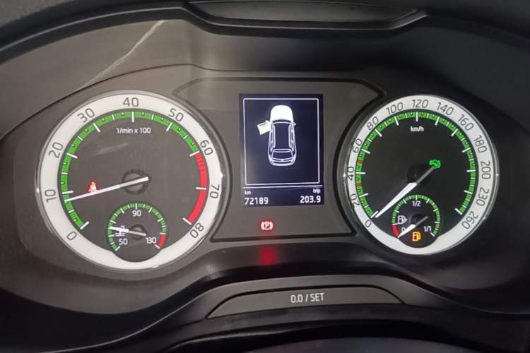 Used Skoda Kodiaq 2017 TSI330 7-Seater Two-Wheel-Drive Luxury Edition Odometer Close Up
