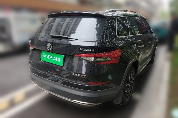 Used Skoda Kodiaq 2017 TSI330 7-Seater Two-Wheel-Drive Luxury Edition Rear Right 45 Deg