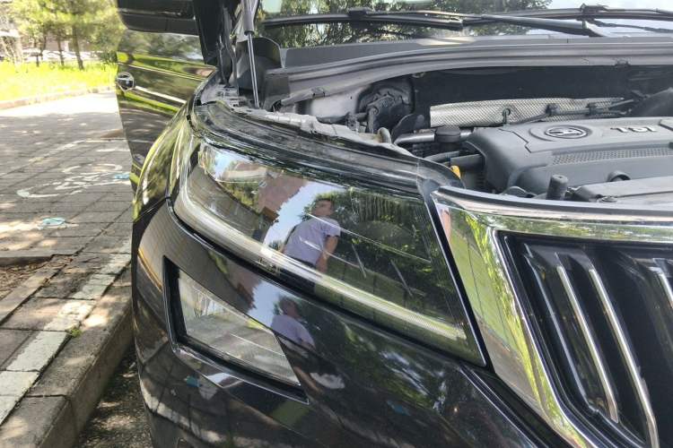 Used Skoda Kodiaq 2017 TSI380 7-Seater Four-Wheel-Drive Flagship Edition Right Front Headlight