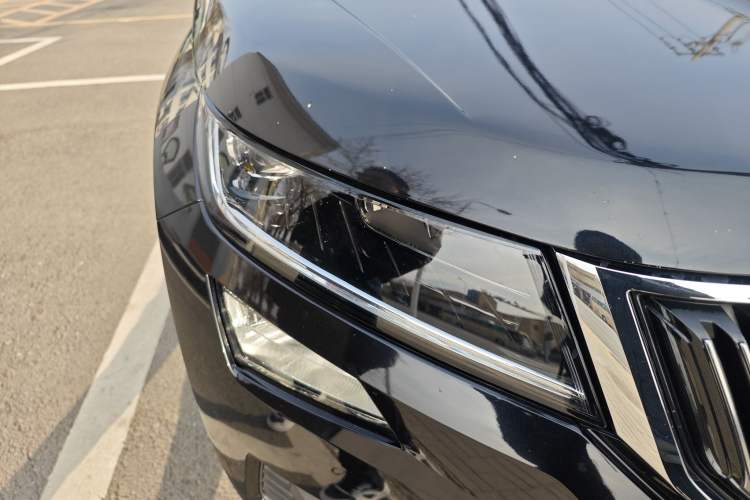 Used Skoda Kodiaq 2017 TSI380 7-Seater Four-Wheel-Drive Flagship Edition Right Front Headlight