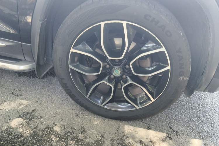 Used Skoda Kodiaq 2017 TSI380 7-Seater Four-Wheel-Drive Flagship Edition Right Front Wheel Hub