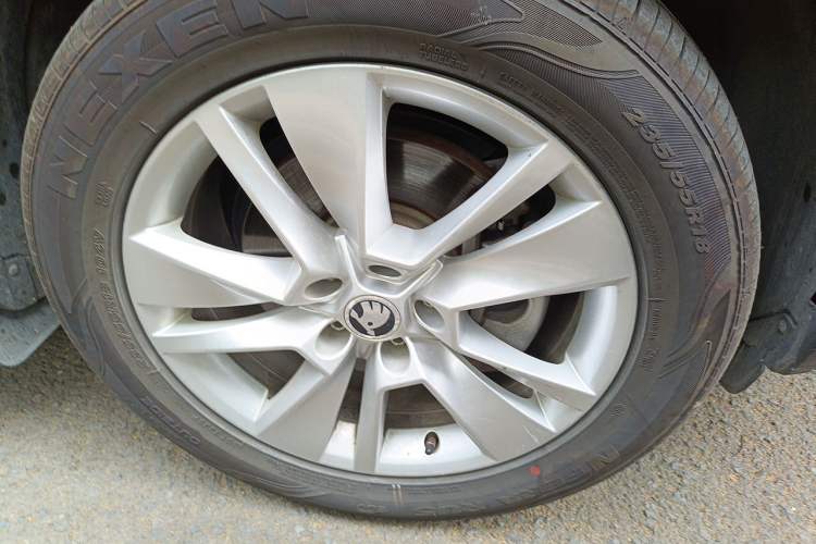 Used Skoda Kodiaq 2017 TSI330 5-Seat Two-Wheel Drive Luxury Edition Right Front Wheel Hub