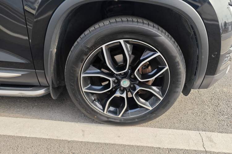 Used Skoda Kodiaq 2017 TSI380 7-Seater Four-Wheel-Drive Flagship Edition Right Front Wheel Hub
