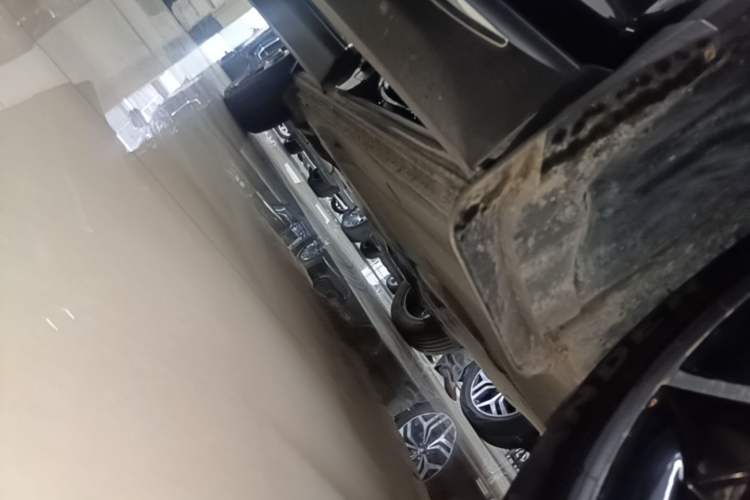 Used Skoda Kodiaq 2017 TSI330 7-Seater Two-Wheel-Drive Luxury Edition Right Side Sill