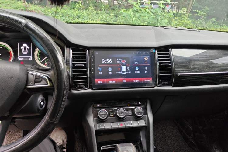 Used Skoda Kodiaq 2017 TSI330 7-Seater Two-Wheel-Drive Luxury Edition Audio And AC Panel