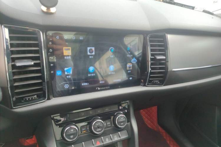 Used Skoda Kodiaq 2017 TSI330 5-Seat Two-Wheel Drive Luxury Edition Audio And AC Panel
