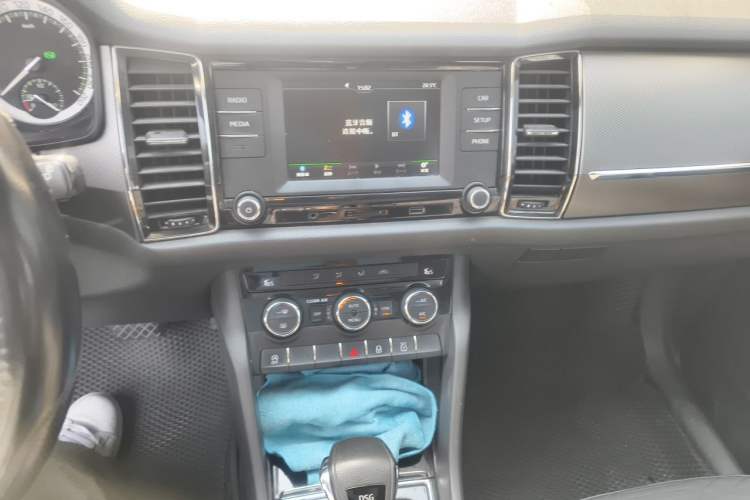 Used Skoda Kodiaq 2017 TSI330 5-seat Two-Wheel Drive Comfort Edition Audio And AC Panel