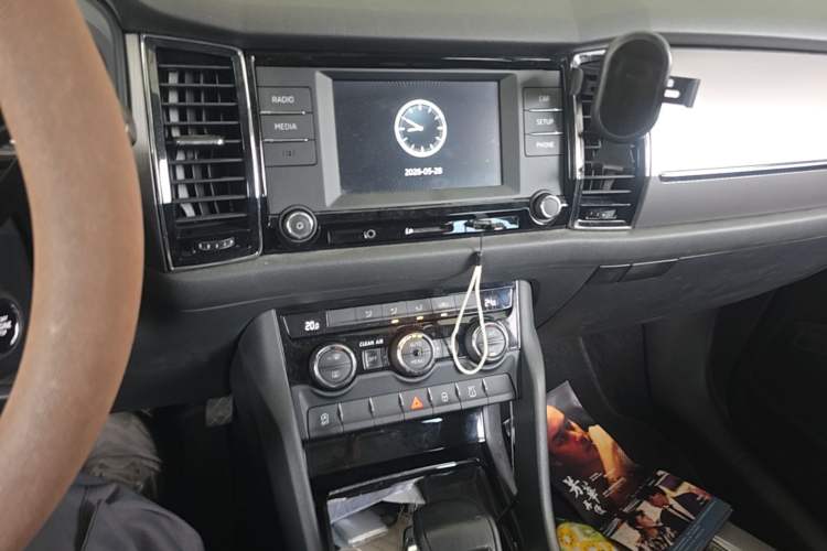 Used Skoda Kodiaq 2017 TSI330 5-Seat Two-Wheel Drive Luxury Edition Audio And AC Panel