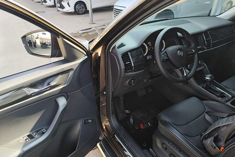 Used Skoda Kodiaq 2017 TSI330 7-Seater Two-Wheel-Drive Luxury Edition Driver Seat