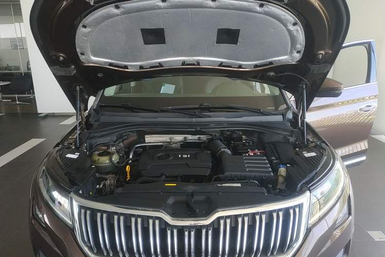 Used Skoda Kodiaq 2017 TSI330 7-Seater Two-Wheel-Drive Luxury Edition Engine Bay