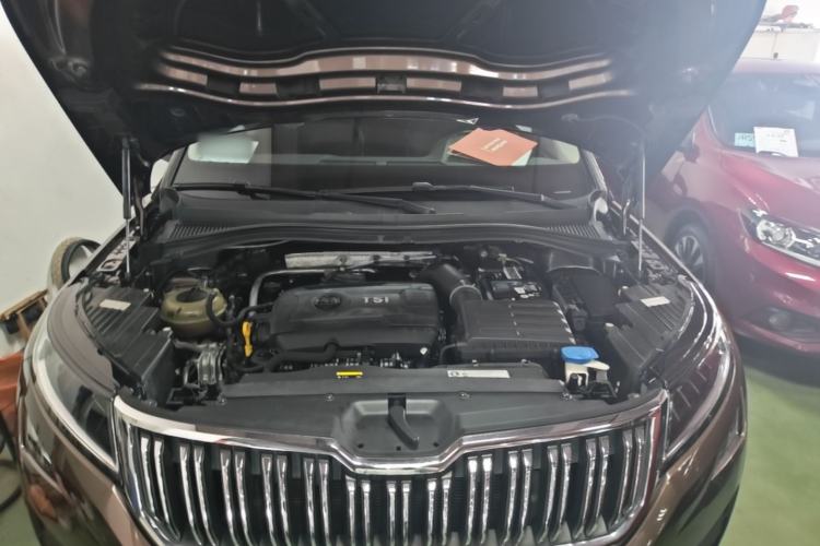 Used Skoda Kodiaq 2017 TSI330 7-Seater Two-Wheel-Drive Luxury Tech Edition Engine Bay