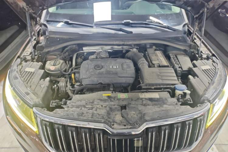 Used Skoda Kodiaq 2017 TSI380 7-Seater Four-Wheel-Drive Flagship Edition Engine Bay