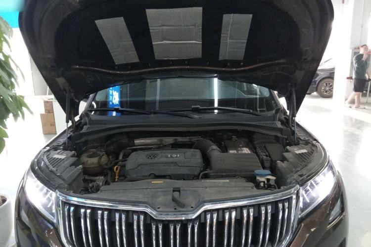 Used Skoda Kodiaq 2017 TSI330 7-Seater Two-Wheel-Drive Luxury Edition Engine Bay