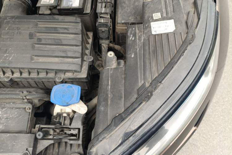 Used Skoda Kodiaq 2017 TSI330 7-Seater Two-Wheel-Drive Luxury Edition Engine Bay Left