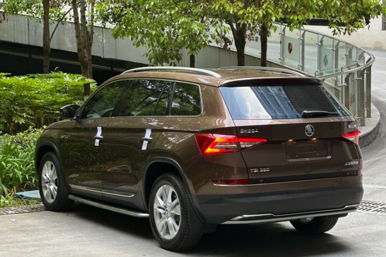 Used Skoda Kodiaq 2017 TSI330 7-Seater Two-Wheel-Drive Luxury Tech Edition Exterior 2