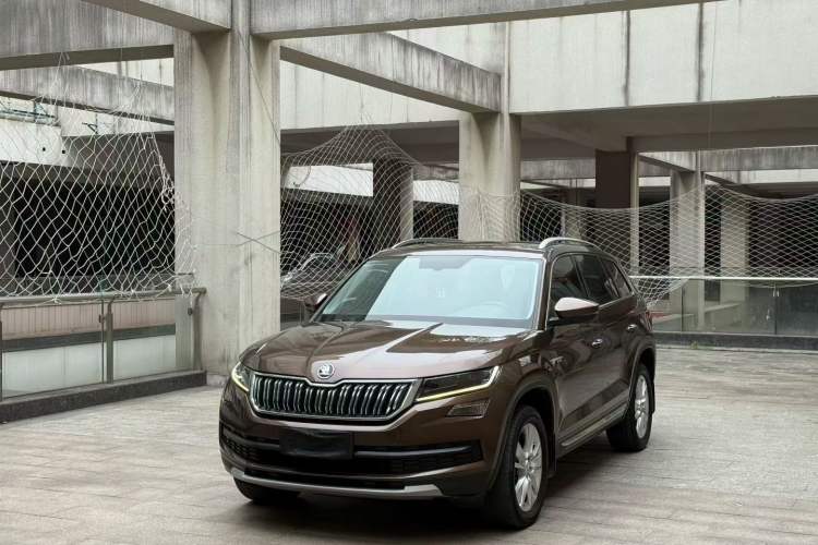 Used Skoda Kodiaq 2017 TSI330 7-Seater Two-Wheel-Drive Luxury Edition Exterior 2