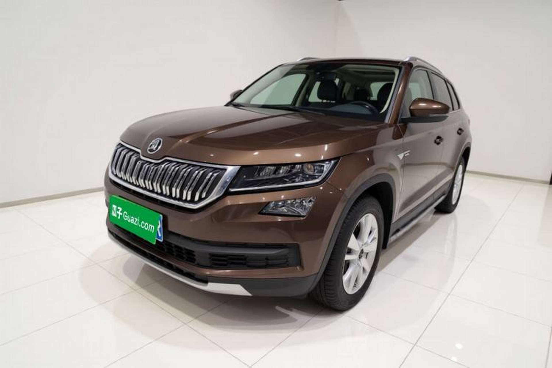Used Skoda Kodiaq 2017 TSI330 7-Seater Two-Wheel-Drive Luxury Tech Edition Front Left 45 Deg