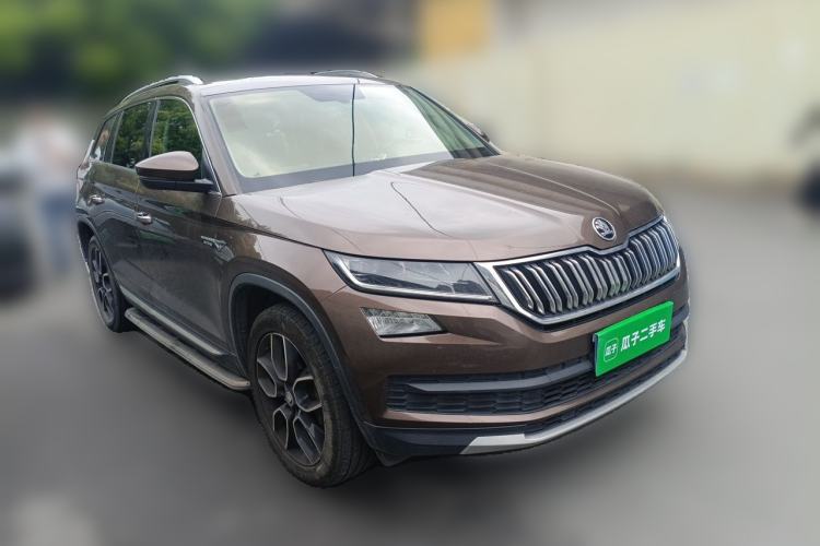 Used Skoda Kodiaq 2017 TSI330 7-Seater Two-Wheel-Drive Luxury Edition Front Right 45 Deg