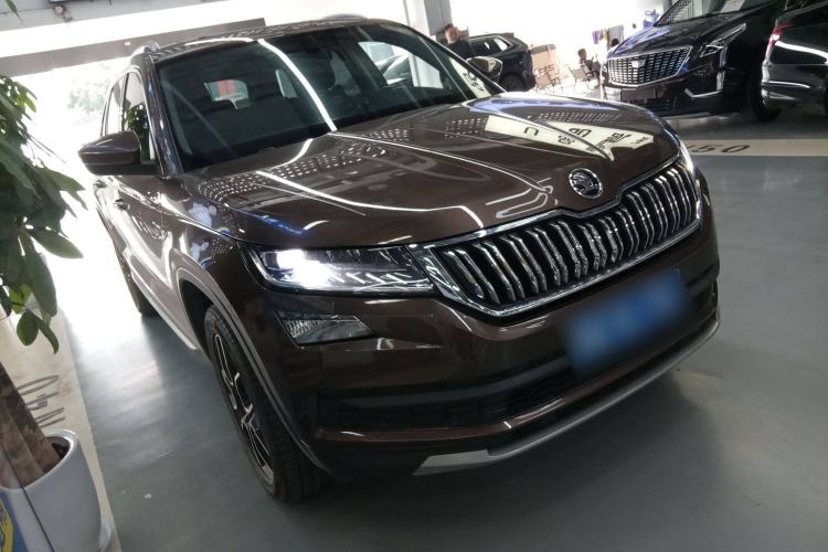 Used Skoda Kodiaq 2017 TSI330 7-Seater Two-Wheel-Drive Luxury Edition Front Right 45 Deg