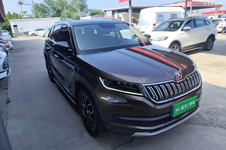 Used Skoda Kodiaq 2017 TSI330 7-Seater Two-Wheel-Drive Luxury Edition Front Right 45 Deg