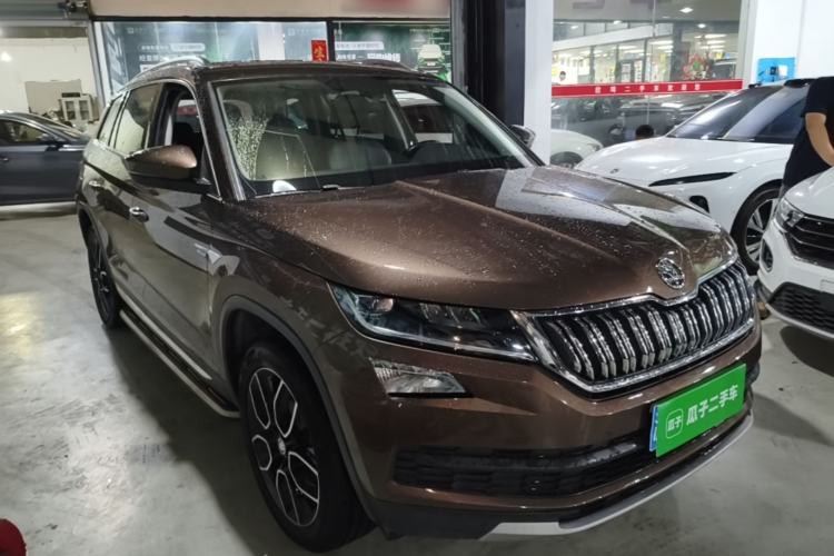 Used Skoda Kodiaq 2017 TSI330 7-Seater Two-Wheel-Drive Luxury Edition Front Right 45 Deg