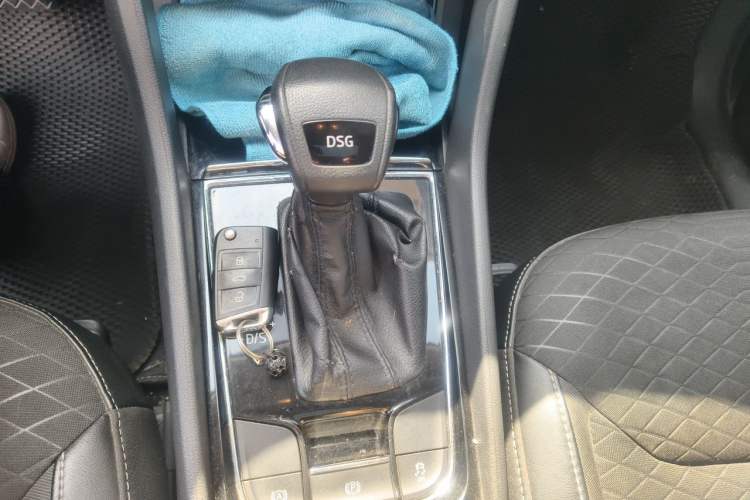 Used Skoda Kodiaq 2017 TSI330 5-seat Two-Wheel Drive Comfort Edition Gear Lever