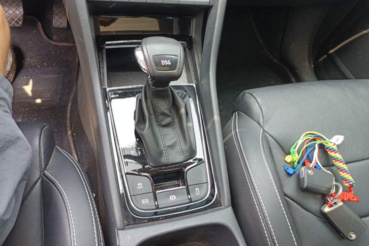 Used Skoda Kodiaq 2017 TSI330 7-Seater Two-Wheel-Drive Luxury Edition Gear Lever