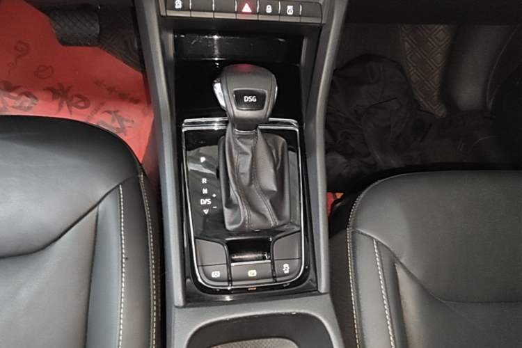 Used Skoda Kodiaq 2017 TSI330 5-Seat Two-Wheel Drive Luxury Edition Gear Lever