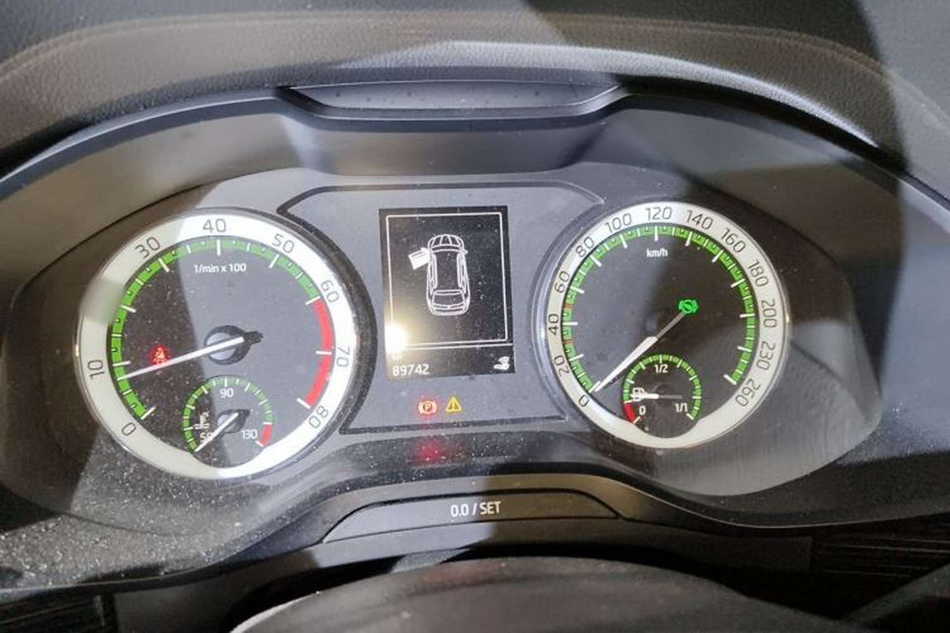 Used Skoda Kodiaq 2017 TSI330 7-Seater Two-Wheel-Drive Luxury Tech Edition Instrument Cluster