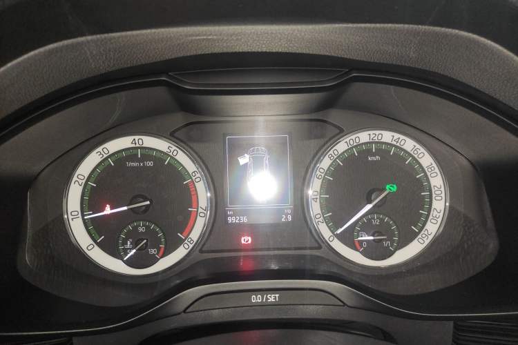 Used Skoda Kodiaq 2017 TSI330 7-Seater Two-Wheel-Drive Luxury Edition Instrument Cluster