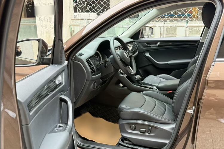 Used Skoda Kodiaq 2017 TSI330 7-Seater Two-Wheel-Drive Luxury Edition Interior 1