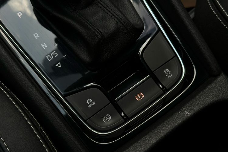 Used Skoda Kodiaq 2017 TSI330 7-Seater Two-Wheel-Drive Luxury Tech Edition Interior 3