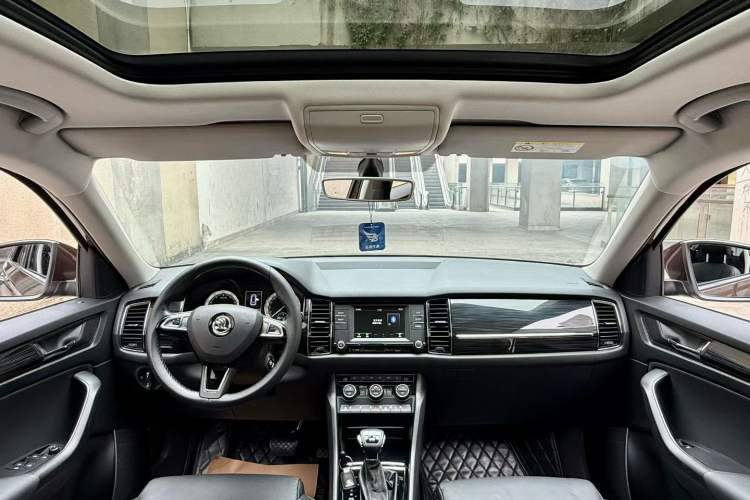 Used Skoda Kodiaq 2017 TSI330 7-Seater Two-Wheel-Drive Luxury Edition Interior 3