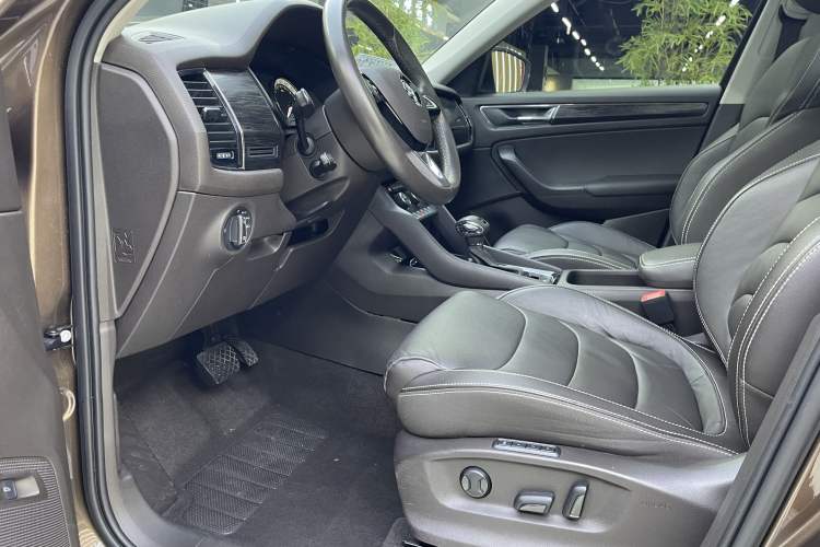 Used Skoda Kodiaq 2017 TSI380 7-Seater Four-Wheel-Drive Flagship Edition Interior 5