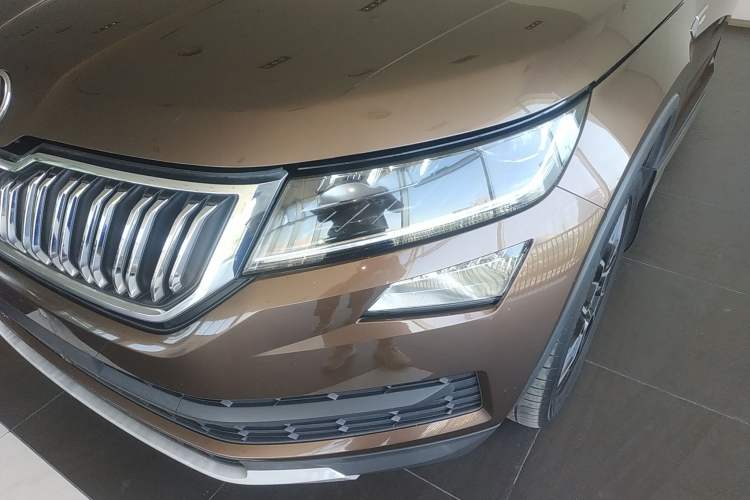 Used Skoda Kodiaq 2017 TSI330 7-Seater Two-Wheel-Drive Luxury Edition Left Front Headlight