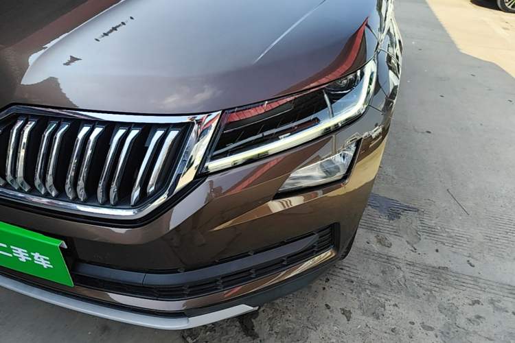 Used Skoda Kodiaq 2017 TSI330 7-Seater Two-Wheel-Drive Luxury Edition Left Front Headlight