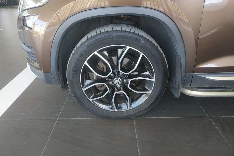 Used Skoda Kodiaq 2017 TSI330 7-Seater Two-Wheel-Drive Luxury Edition Left Front Wheel Hub