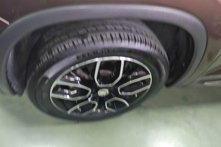 Used Skoda Kodiaq 2017 TSI330 7-Seater Two-Wheel-Drive Luxury Tech Edition Left Front Wheel Hub