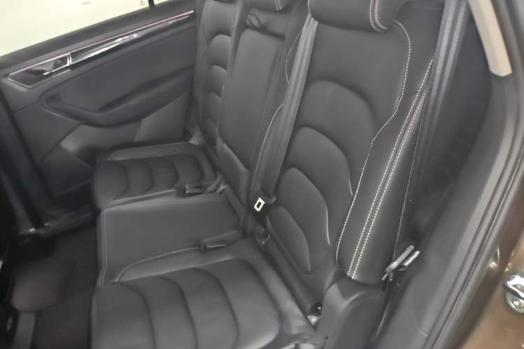 Used Skoda Kodiaq 2017 TSI330 7-Seater Two-Wheel-Drive Luxury Tech Edition Left Rear Seat