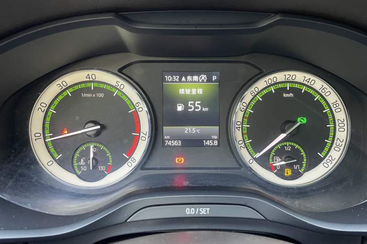 Used Skoda Kodiaq 2017 TSI380 7-Seater Four-Wheel-Drive Flagship Edition Odometer Close Up