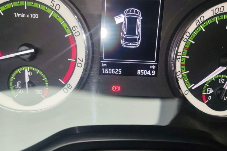 Used Skoda Kodiaq 2017 TSI330 5-Seat Two-Wheel Drive Luxury Edition Odometer Close Up