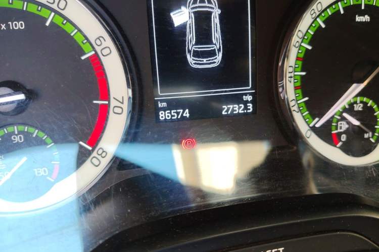 Used Skoda Kodiaq 2017 TSI330 5-seat Two-Wheel Drive Comfort Edition Odometer Close Up