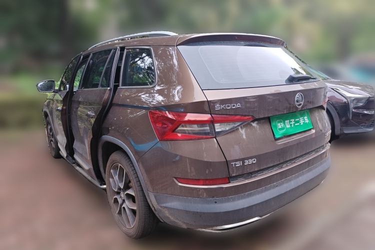 Used Skoda Kodiaq 2017 TSI330 7-Seater Two-Wheel-Drive Luxury Edition Rear Left 45 Deg